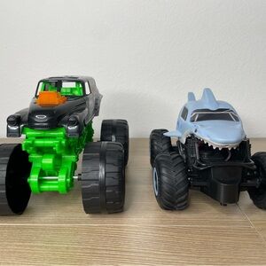 ZURU Bone Breaker Lights/Sound & Monster Jam Megalodon RC - NO REMOTE